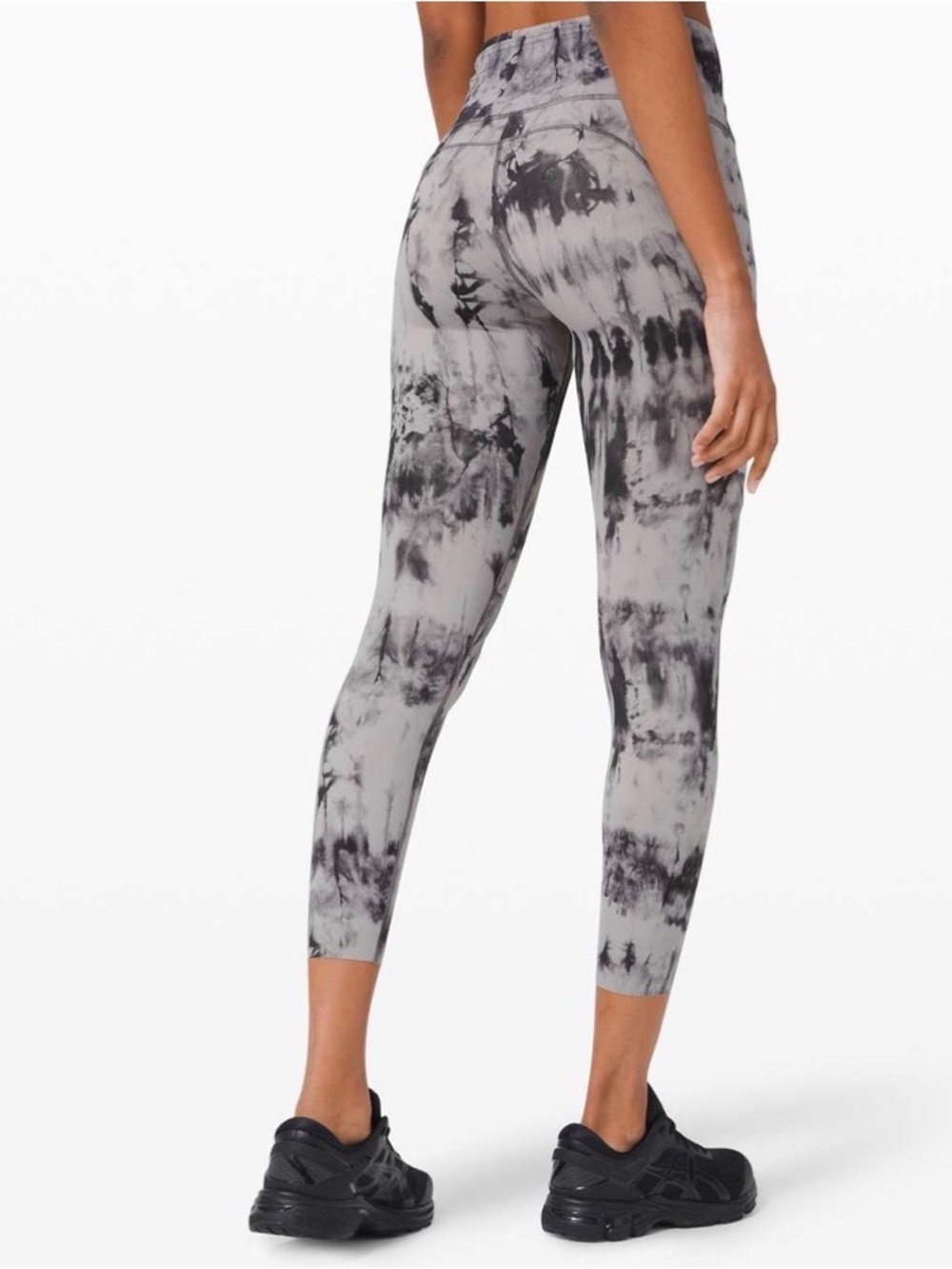Lululemon Fast and Free Tight 25"
Game Day Dark Chrome Black Multi
